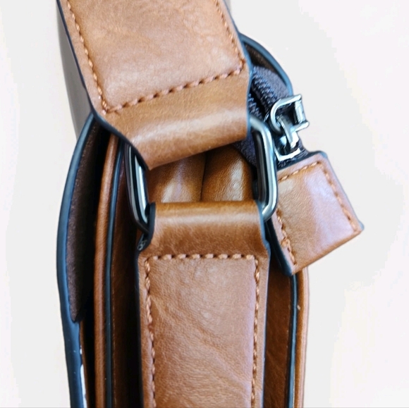 Designer Inspired Tan Leather Look Flap Messenger Bag NWT Wide X Body Strap - Picture 6 of 12